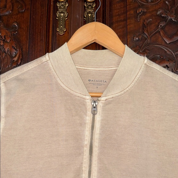 Athleta jacket soft Tan Farallon Bomber Jacket small Performance Pockets Zip - Picture 3 of 7